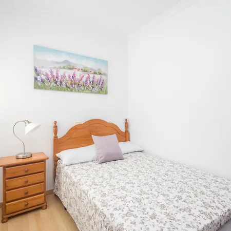 Cool Flat - Parking & Mountain Views *