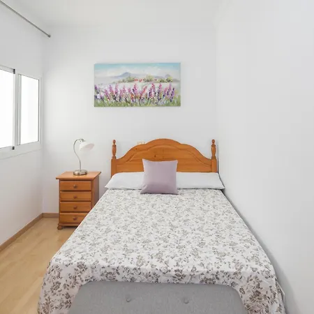 Cool Flat - Parking & Mountain Views דירה